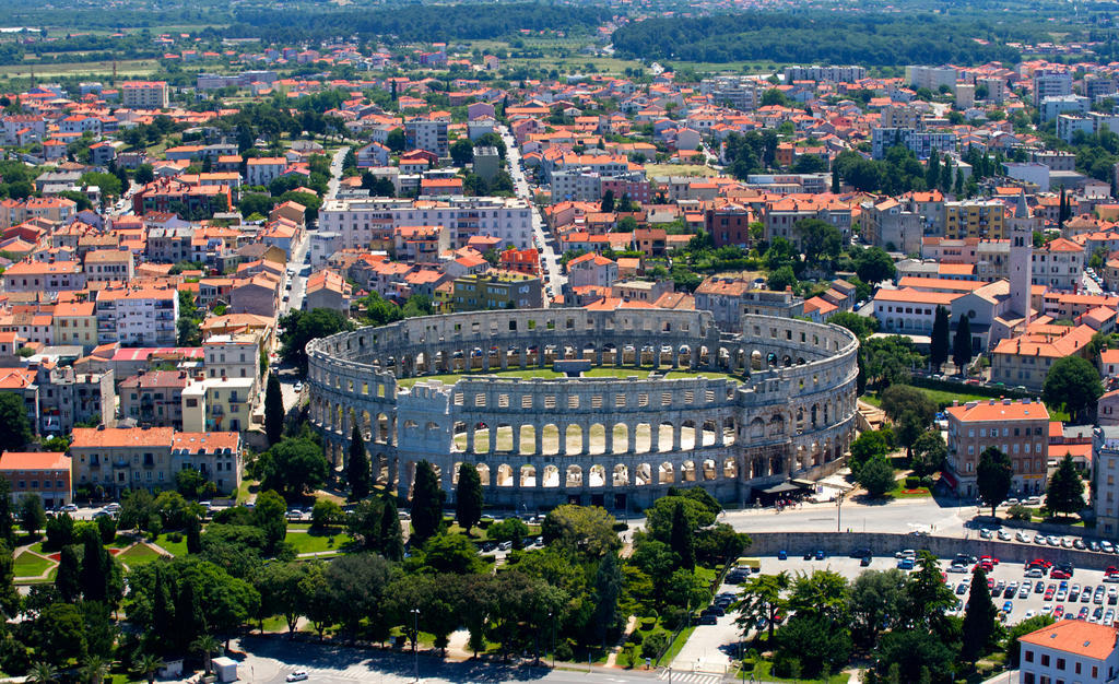 Guest House Hotel Riviera Pula Exterior foto