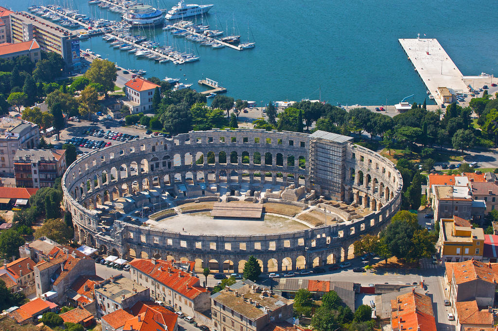 Guest House Hotel Riviera Pula Exterior foto